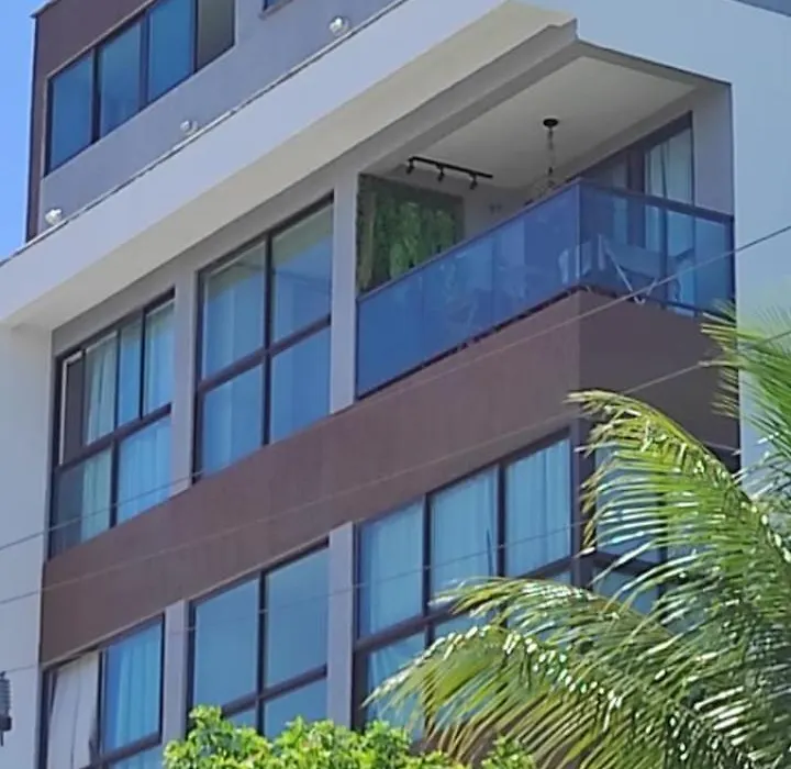 Studio luxo com piscina privativa e cascata no centro de porto de galinhas!-1
